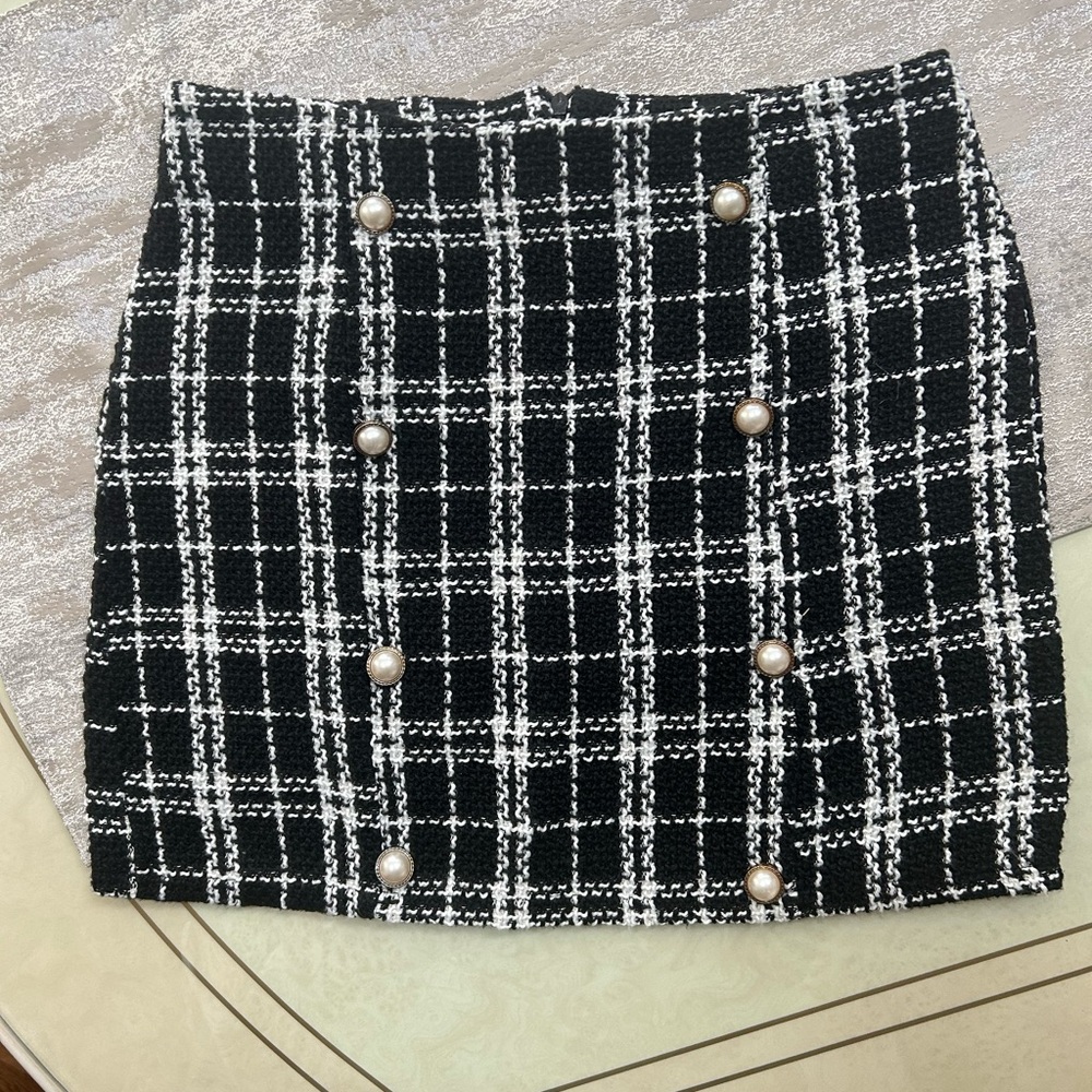 SHEIN Women’s Black & White Mini Skirt